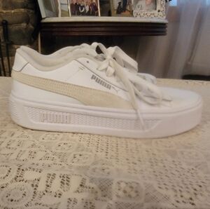 Puma Sneakers in Great Used Condition.